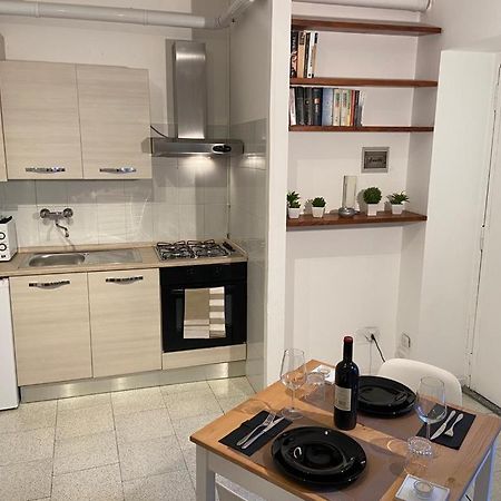 Navigli'S Studio Apartamento Milão Exterior foto